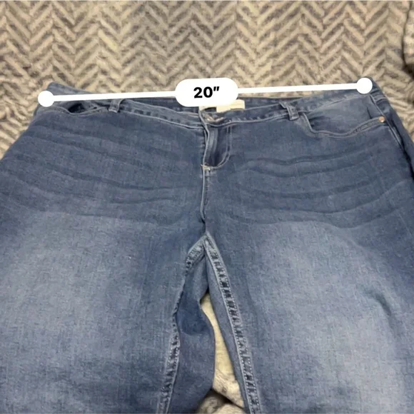 1946 Denim Curvy Cropped Jeans 18W (40" Waist) - Picture 8 of 9